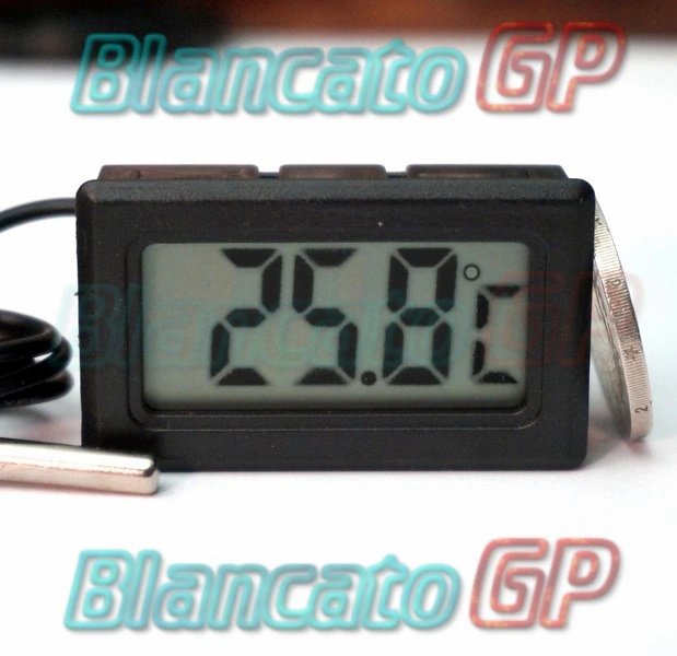 Termometro per Moto, Indicatore della Temperatura dell'acqua℉ Display  Digitale LCD Universale DC12V con Adattatore per Candela da 10 Mm per la  Sostituzione (Verde) : : Auto e Moto